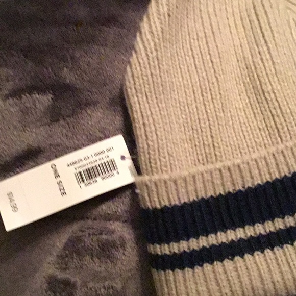 OLD NAVY UNISEX BEANIE 🆕🆕🆕 WITH TAG OATMEAL & NAVY - Picture 4 of 4